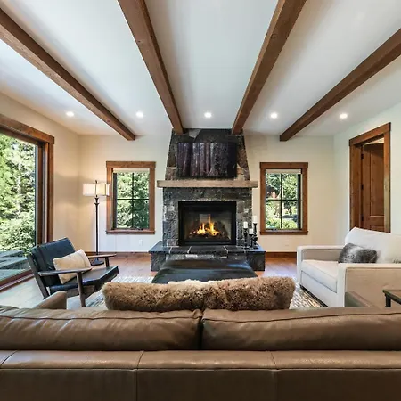 Arcadia Manor On The West Shore - Newly Built - 5 Bedroom W Wet Bar Ev Charger And Air Conditioning